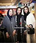 خانم بازیگر در کنار مادر و همکارش + عکس