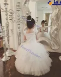 عکس/ دختر خواننده مشهور در لباس عروس