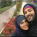 سلفی زمستانی خانم بازیگر و همسرش در خیابان