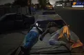 عکس/ صف ۲۰ ساعته رانندگان در پمپ‌بنزین