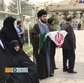 عکس/ بدرقه آيت الله ریيسی توسط مادر شهيد برای ثبت نام در انتخابات