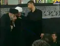 بوسه امام جمعه اهواز بر دستان کارگر هفت تپه/عکس