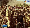 سلفی خانم ورزشکار با سربازان+ عکس