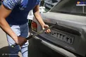 باز کردن صندوق عقب پراید با قمه/عکس