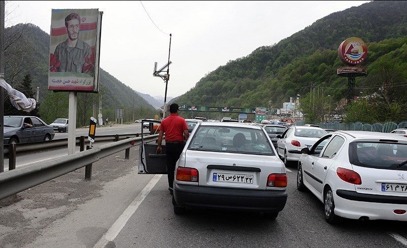آغاز موج بازگشت مسافران/ترافیک سنگین در محورهای شمالی و زیارتی