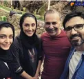 سلفی دسته جمعی بازیگران زن و مرد سینما در یک پارک زیبا