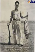 عکس/ شکار ملخ عظیم الجثه
