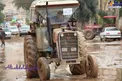 عکس/ راننده تراکتور با معرفت