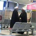 عکس/ حضور بدون تشریفات امام جمعه جوان در فرودگاه
