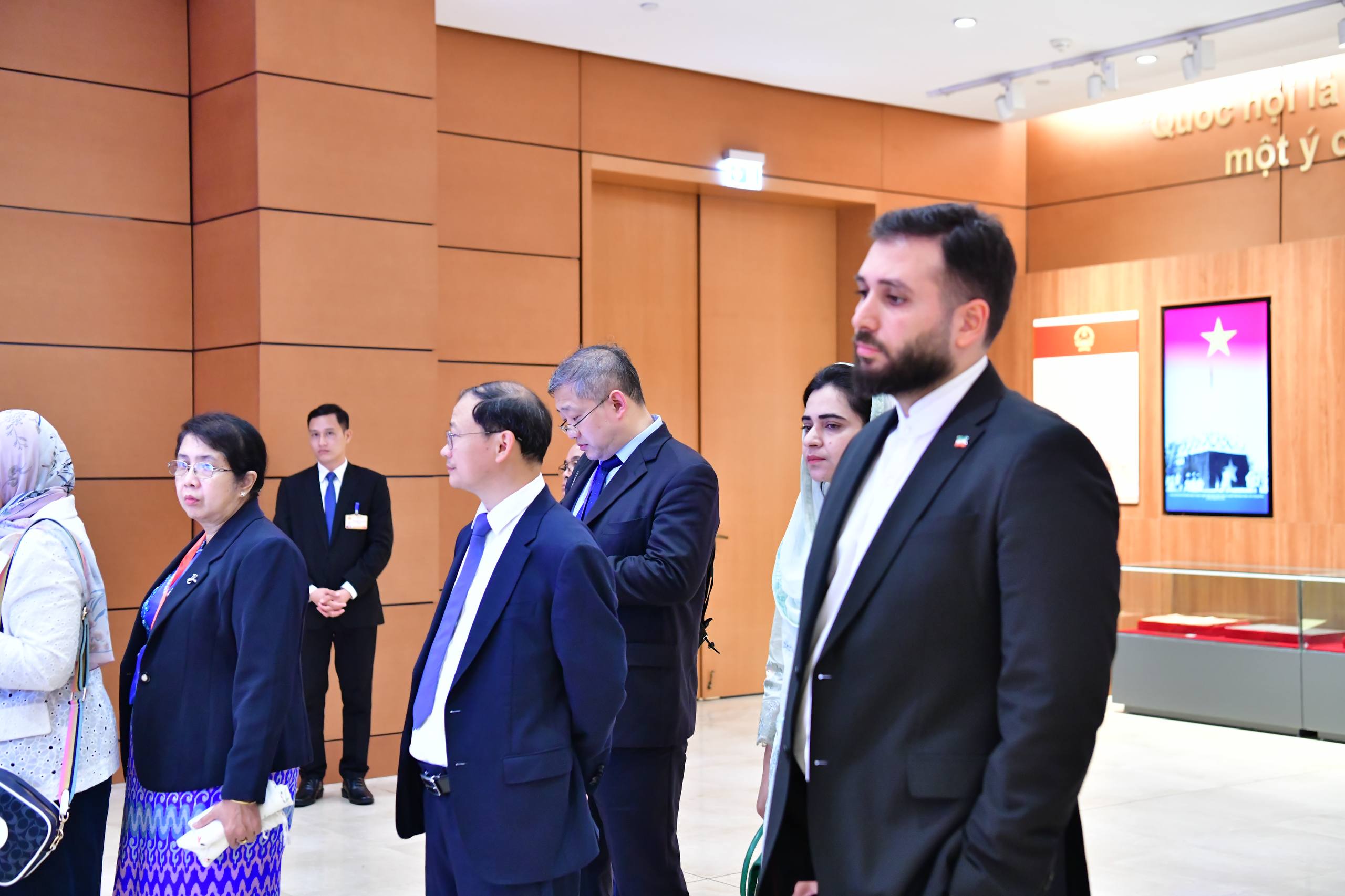 دیدار هیئت دیوان محاسبات ایران با رئیس مجلس ملی ویتنام در حاشیه اجلاس هانوی