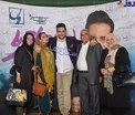 خواننده پاپ در كنار خانواده اش +عکس