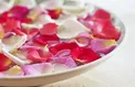 ماسک‌هایی طبیعی که پوستتان را مثل برگ گل زیبا و نرم می‌کند+ دستورالعمل