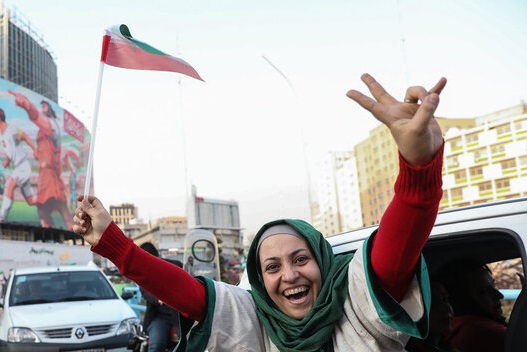 آیا مردم ایران «شاد» هستند؟ ناتوانی مقیاسهای غربی برای سنجش شادی شرقی آیا مردم ایران «شاد» هستند؟ ناتوانی مقیاسهای غربی برای سنجش شادی شرقی