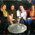 عکس دیده نشده از الناز شاکردوست با دوستانش در یک کافه