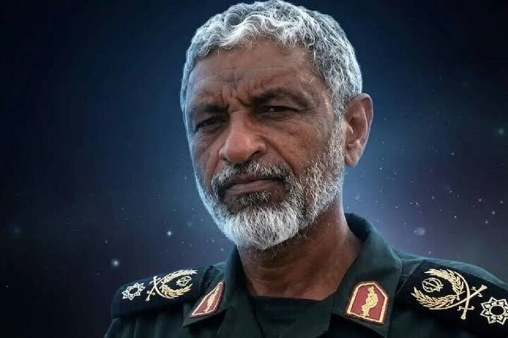 آمریکایی‌ها ۷۰۰ کیلومتر از تنگه هرمز فاصله گرفته‌اند