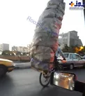 عکس/ جابجایی عجیب و غول‌آسا با دوچرخه!