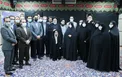 عکس یادگاری رئیسی با فرزندان شهدا