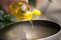 شهروندانی که مغازه به مغازه دنبال روغن می گردند
