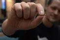 نصب پاسپورت واکسن کرونا زیر پوست دست