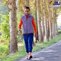 تیپ و استایل علی کریمی هنگام پیاده روی صبحگاهی/عکس