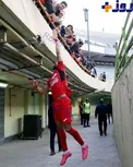 پاسخ جالب بازیکن پرسپولیس به احساسات تماشاگران+عكس