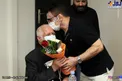 بوسه محمد بنا بر سر پدر شهید پاشاپور+عکس