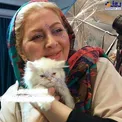 ژست فوق صمیمانه خانم بازیگر با گربه اش+عکس