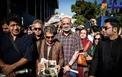 تیپ خاص خواننده مشهور ایرانی در مراسم خاکسپاری!+ عکس