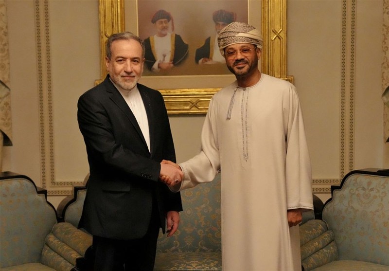 عراقچی با همتای عمانی خود گفتگو کرد عراقچی با همتای عمانی خود گفتگو کرد