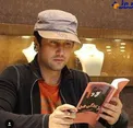 تیپ و ژست خاص بازیگر مشهور در جواهر فروشی اش + عکس