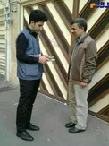 رییس جمهور پیشین در حال جواب دادن به سوالات مامور سرشماری+ عکس