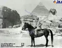 عکس/دکتر علی شریعتی سوار بر اسب کنار اهرام ثلاثه مصر