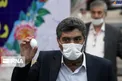 نامزد انتخاباتی با تخم مرغ به وزارت کشور آمد +عکس