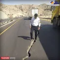 عکس/ شکاف عمیق وسط جاده درپی زلزله مهیب فین
