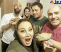 ادا درآوردن عجیب و غریب خانم بازیگر در یک عکس