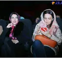 عکس دیده نشده از خانم بازیگر مشهور و خواهرش