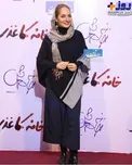 مانتو شلوار عجیب و غریب خانم بازیگر در یک مراسم+عکس