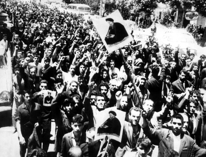 پیام ۱۵ خرداد این بود که «توسعه آمرانه» فرجامی جز تقابل نخواهد داشت پیام ۱۵ خرداد این بود که «توسعه آمرانه» فرجامی جز تقابل نخواهد داشت