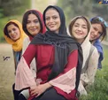 اعضاى تيم اسكواش هنرمندان زن، در يك قاب