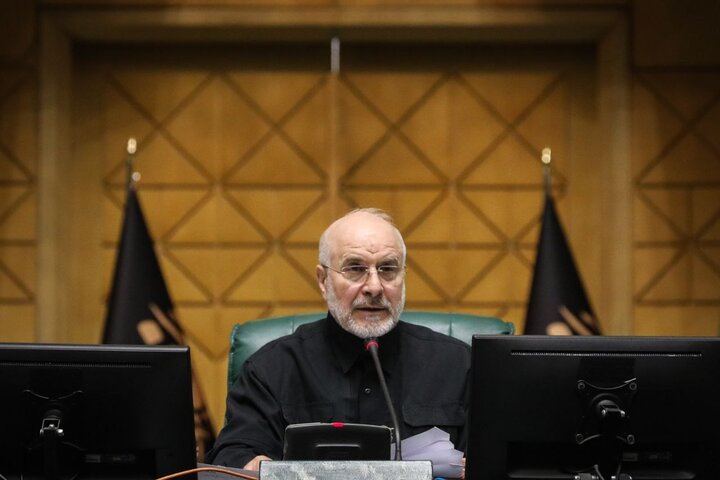 ملت ایران در برابر تهدیدات آمریکا مرعوب نمیشود ملت ایران در برابر تهدیدات آمریکا مرعوب نمیشود