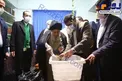 درختکاری متفاوت آیت الله علوی گرگانی+عکس