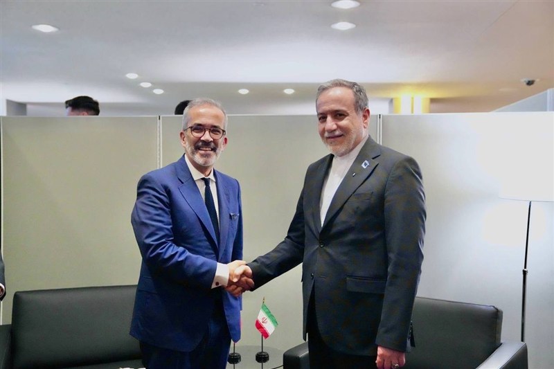 عراقچی در دیدار با همتای پرتغالی: آمریکا ناامن کننده منطقه است عراقچی در دیدار با همتای پرتغالی: آمریکا ناامن کننده منطقه است