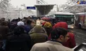 عکس/ ازدحام جمعیت عجیب در ایستگاه بی آر تی میدان انقلاب!