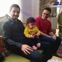 حمید سوریان در کنار محمد بنا و پسرش