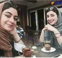خانم بازیگر به همراه دوستش در یک کافه+ عکس