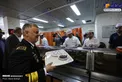 عکس/ فرمانده نیروی دریایی در غذاخوری دانشجویان