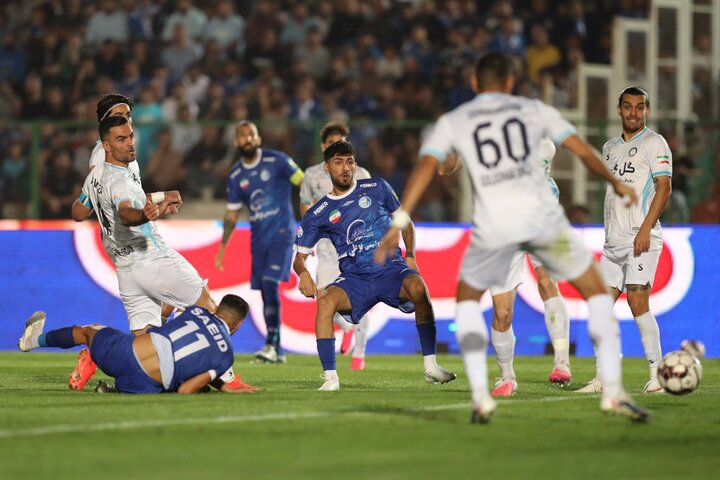 برد سخت اما شیرین آبیها برابر گلگهر/ استقلال سایه پرسپولیس شد! برد سخت اما شیرین آبیها برابر گلگهر/ استقلال سایه پرسپولیس شد!