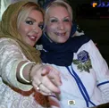 ژست جالب بازیگر زن مشهور و مادرش + عکس