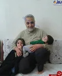 تصویر دیده نشده شهید حاج قاسم سلیمانی با کودکان