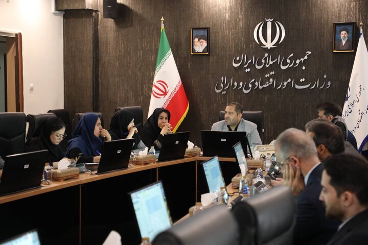 جلسه بررسی عملکرد مؤسسات عامل در پرداخت تسهیلات اضطراری و تسهیلات تبصره های تولید و اشتغال قوانین بودجه سنواتی برگزار شد